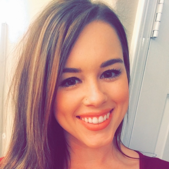 Meet your Posher, Abbie - Picture 1 of 1